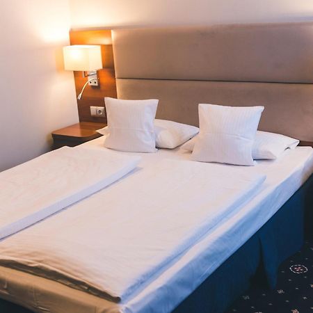 Parkhotel Lyson Inwałd Exteriör bild