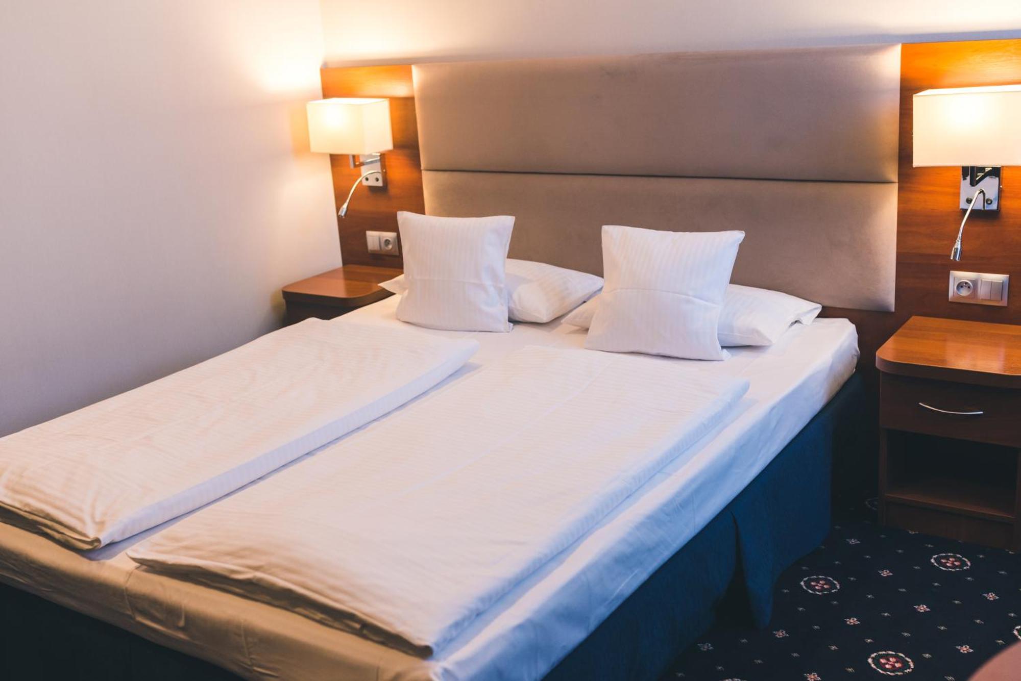 Parkhotel Lyson Inwałd Exteriör bild